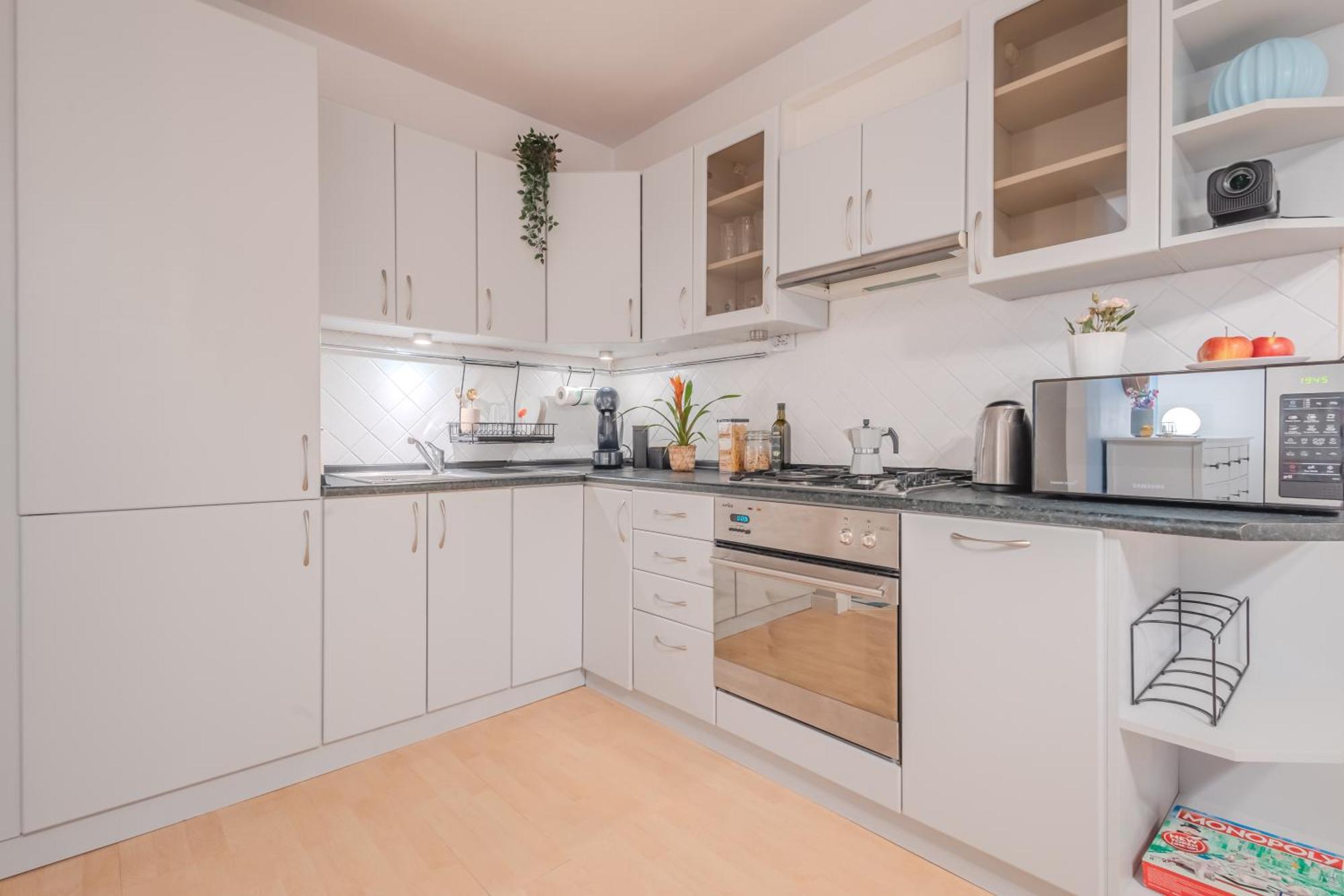 Rezydencja Filmowa- Wygodny Apartament 10 Min Od Lotniska I Centrum Varsóvia Exterior foto
